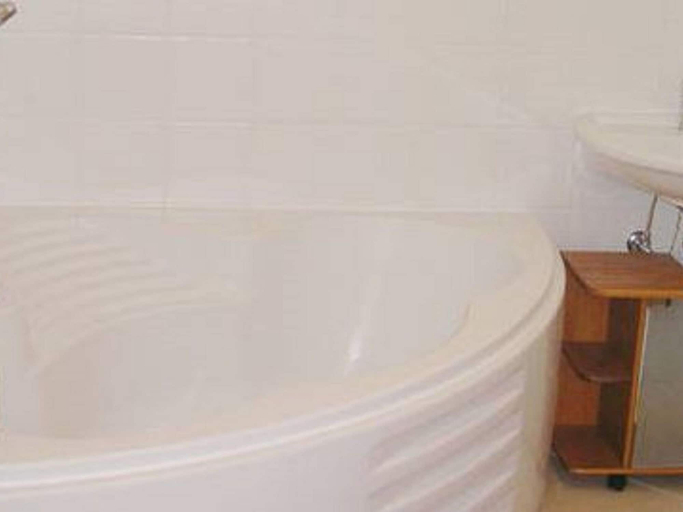 Bathroom 3, Luxurious Chalet in Riddes with Hot Tub, Martigny
