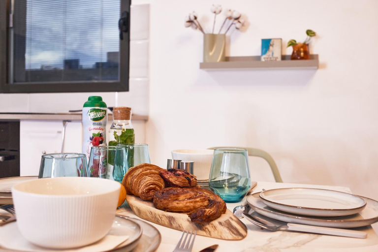 Food & Drinks 4, Allenby 36 Bauhaus Residence 5 Stars
