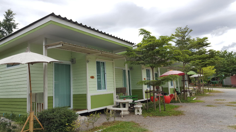 Exterior 1