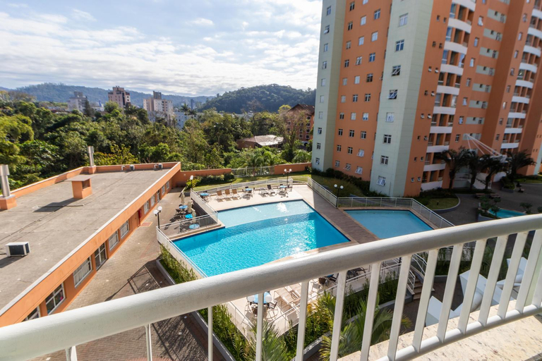 Others 2, Apto a 10 min da Vila Germanica, dois quartos, salas de estar e jantar, cozinha completa, sacada com, Blumenau
