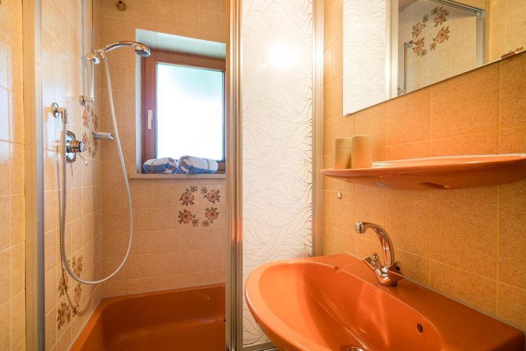 Bathroom 2, Ferienhof Alfred Albrecht, Oberallgäu