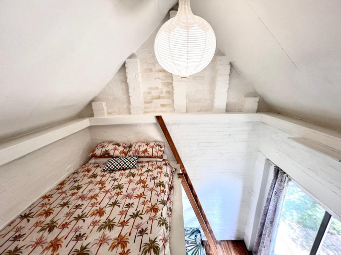 Bedroom 1, Zion, Sydney