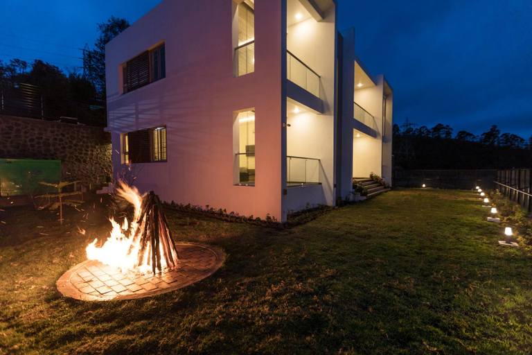 Exterior 1
