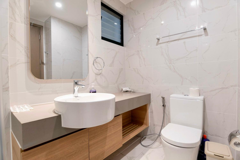 Bathroom 14