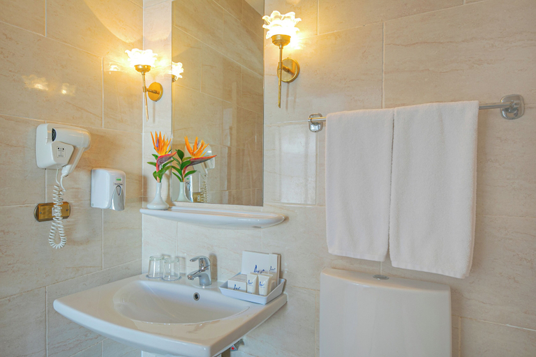 Bathroom 5, Marlin Inn Azur Resort, Al-Ghurdaqah