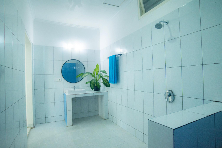 Bathroom 4