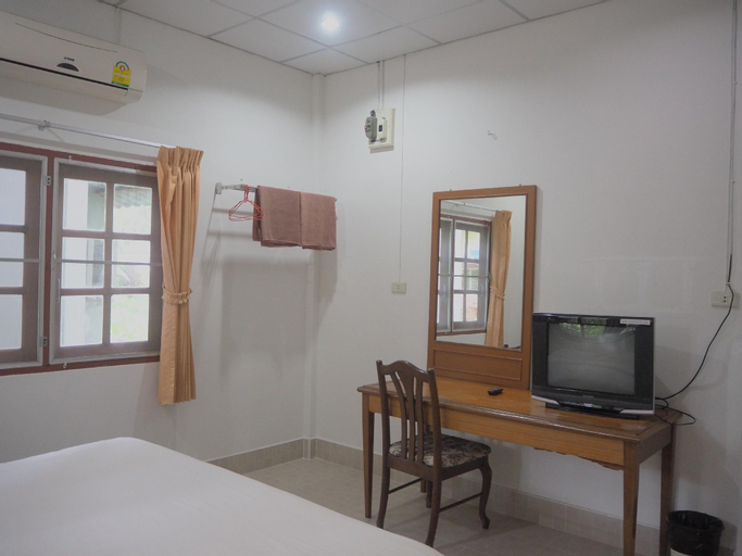 Bedroom 12