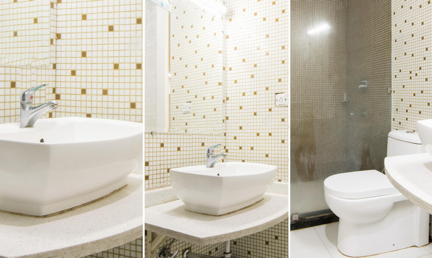 Bathroom 11