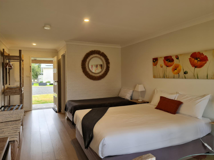 Bedroom 2, Vacy Hunter Valley Lodge, Dungog