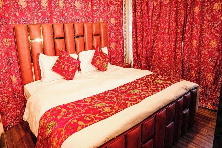 Bedroom 3, Arbiya Villa, Srinagar