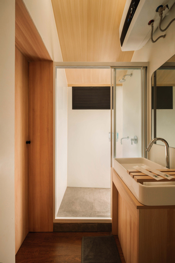 Bathroom 19