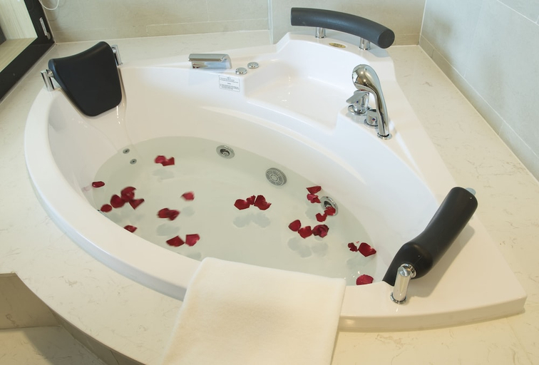 Bathroom 5, Muong Thanh Luxury Vientiane, Vientiane