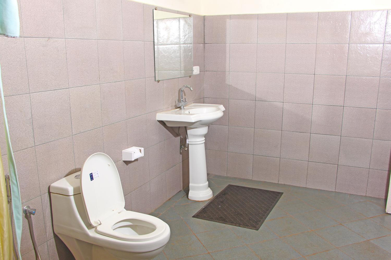 Bathroom 3, HS Holiday Home, The Nilgiris