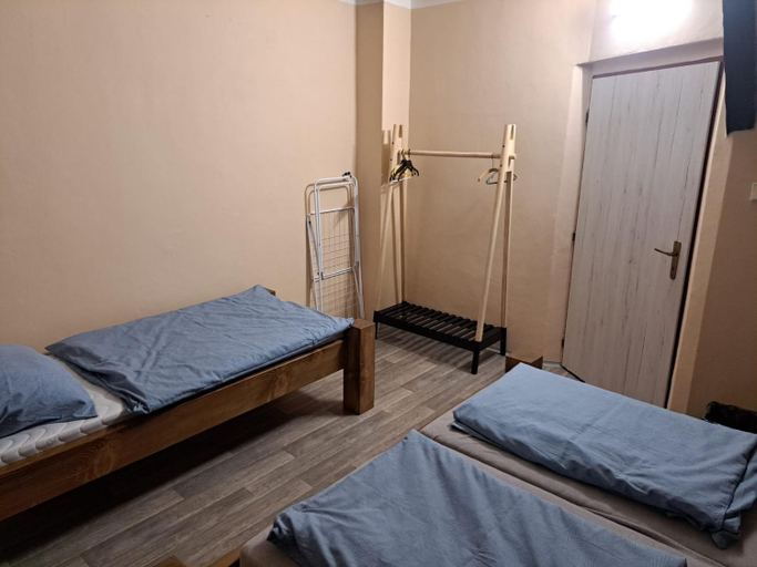 Others 2, Chata Na Rozcesti, Chomutov
