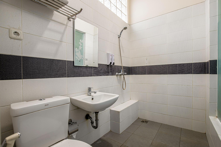 Bathroom 4