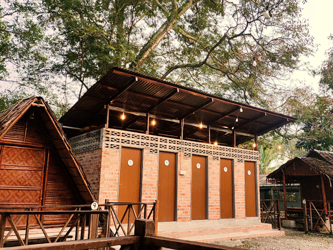 Exterior 4