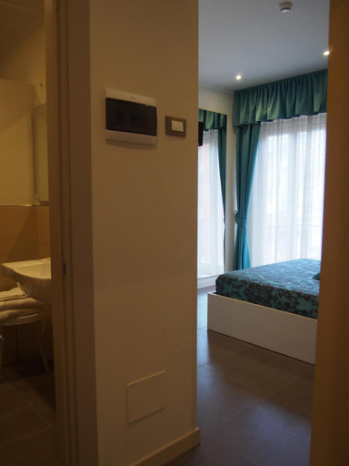 Others 2, Endro's Rooms, La Spezia