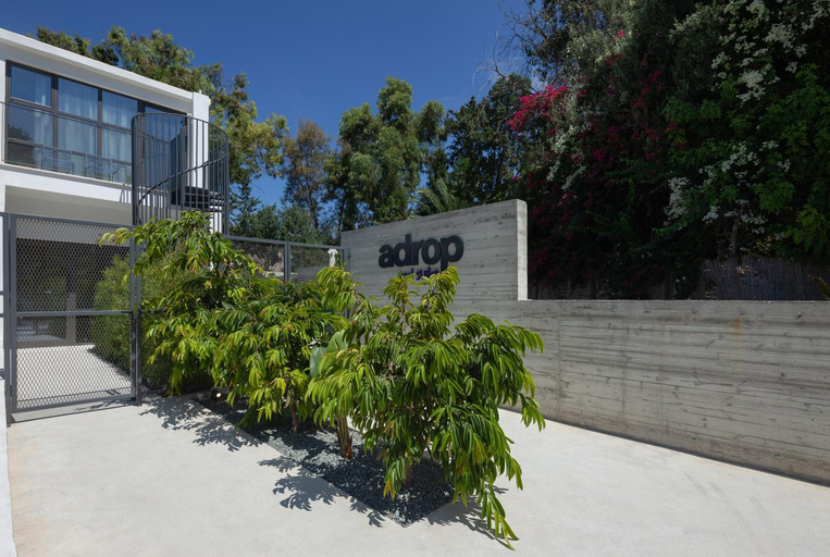 Others 5, Adrop Pool Suites