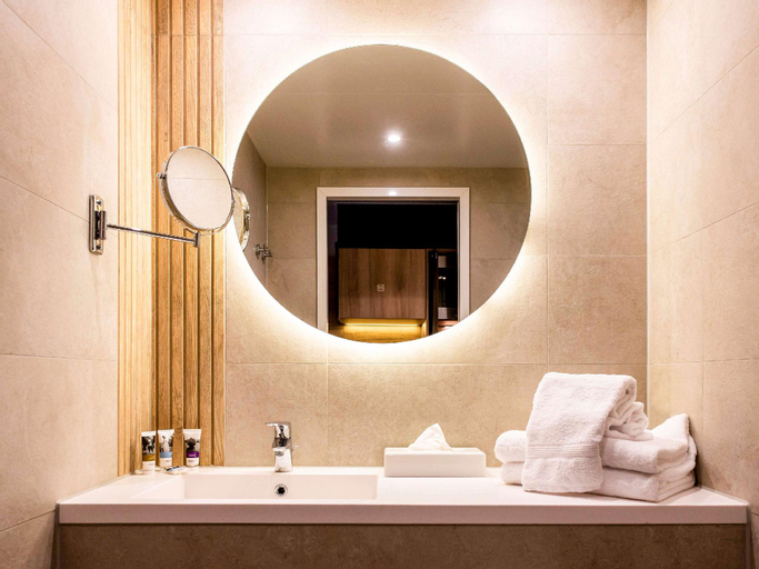 Bathroom 14
