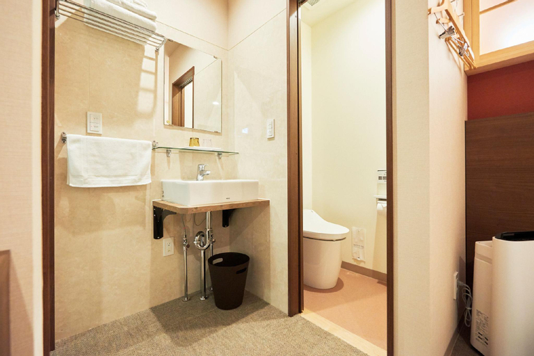 Bathroom 11