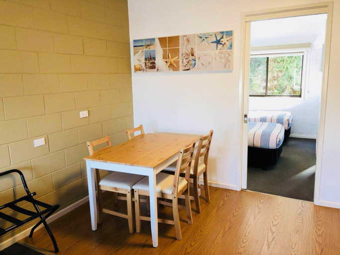 Dining Room 10