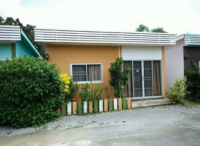 Exterior 13