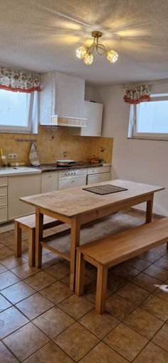 Others 4, Ferienhaus Weilheim mit Garten Spiel und Spass, Weilheim-Schongau