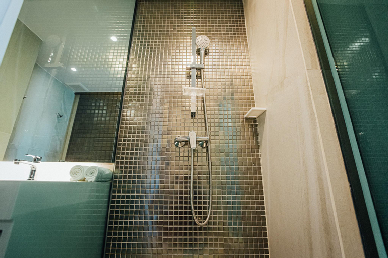 Bathroom 17