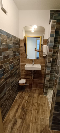 Bathroom 2, La Reine-des-pres - Chez Myriam Miam Miam, Hérens