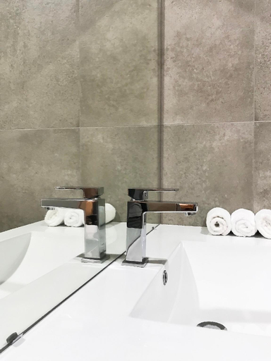 Bathroom 4, Carnmore Hotel Takapuna, Waitakere