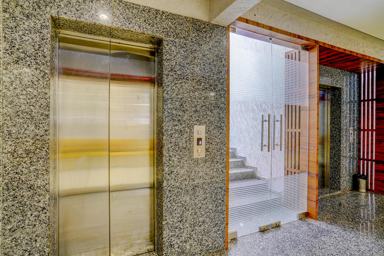 Public Area 2, FabHotel La Victoria - Galaxy Circle, Surat