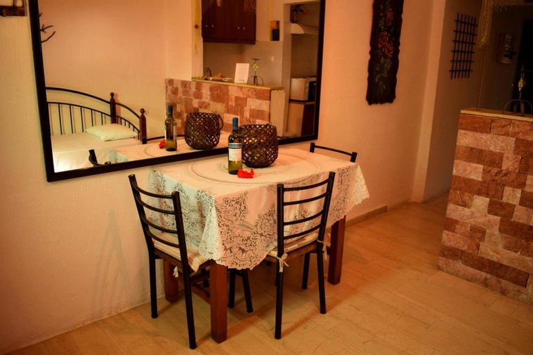Others 4, Vrachos Apartments, Crete