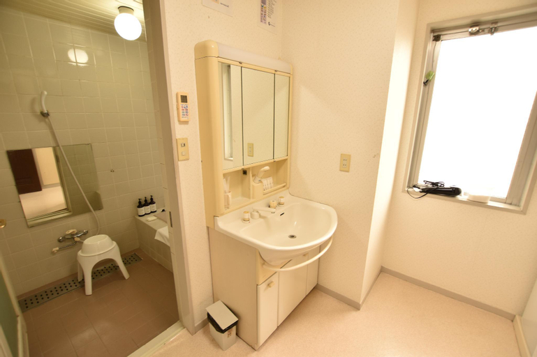 Bathroom 2
