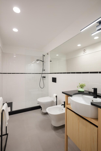 Others 3, Gateway House Studio Apartments, Braga
