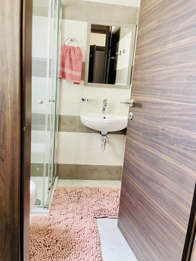 Bathroom 2, Birgu 2BR Comfort By Holihomes