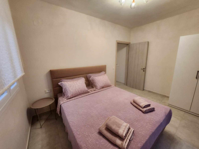 4, Giotis Apartments, Epirus