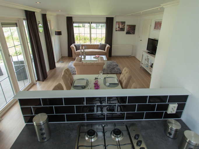 Others 2, Comfortable Chalet Located in the Green Achterhoek, Lochem