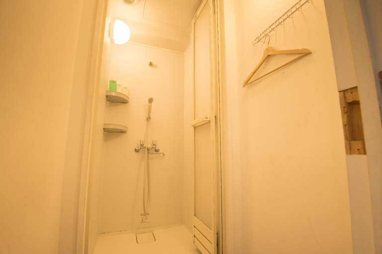 Bathroom 15