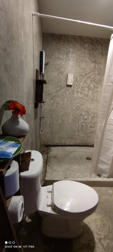 Bathroom 7