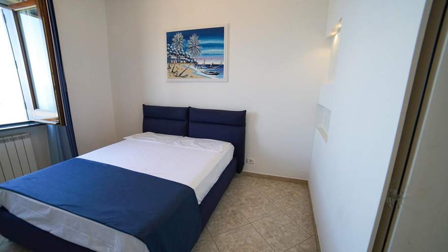 3, Mira Vico Apartments, Napoli