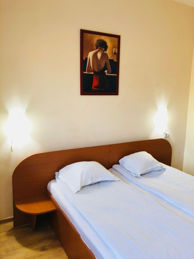 Others 5, Motel Topolog, Milcoiu