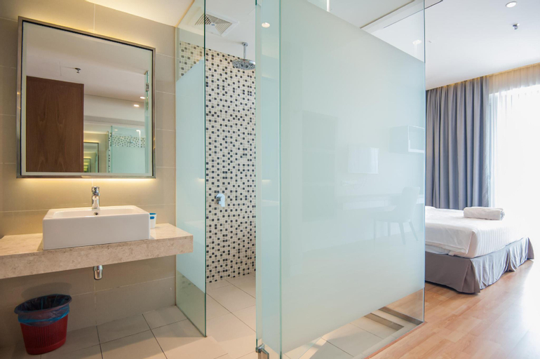 Bathroom 7
