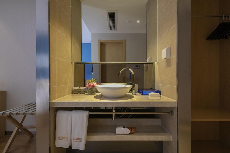 Bathroom 4