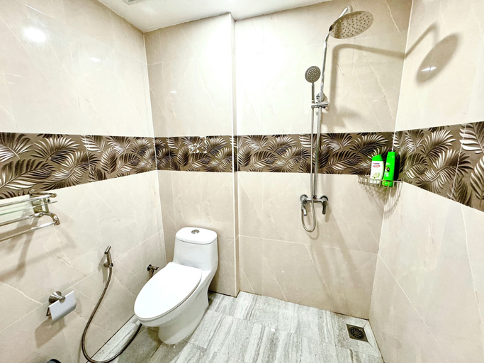Bathroom 3, Sands Garden Hotel