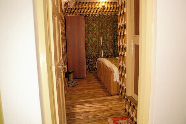 Others 4, Arbiya Villa, Srinagar