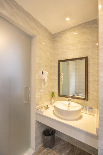 Bathroom 4