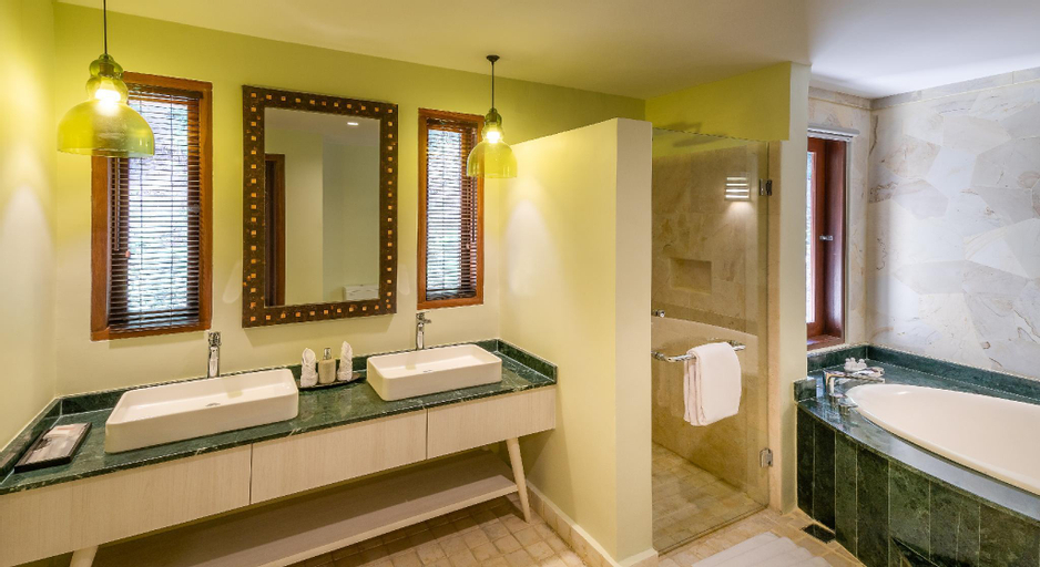 Bathroom 4
