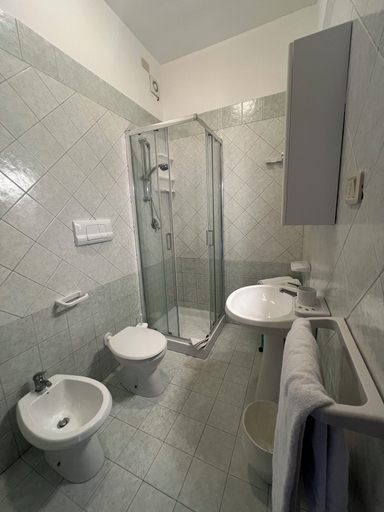 Bathroom 3, Argeste Club Vacanze, Foggia
