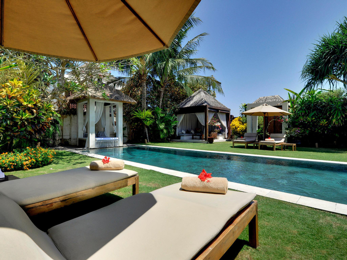 Swimming Pool 16