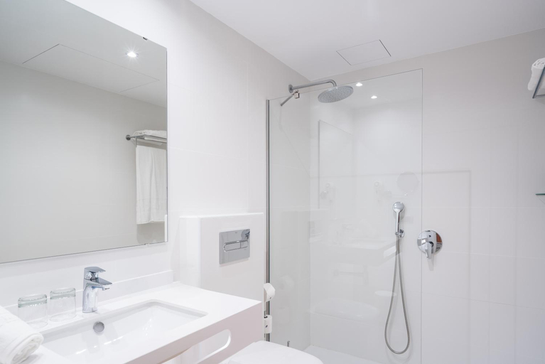 Bathroom 5, THB Ocean Beach, Baleares